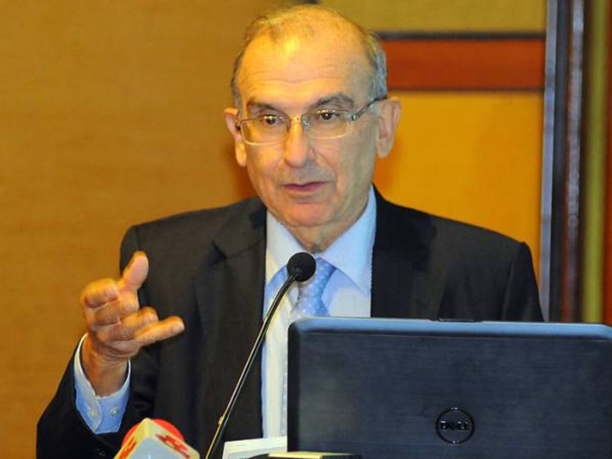 De la Calle exige unidad y pide acabar polémica frente a Gaviria