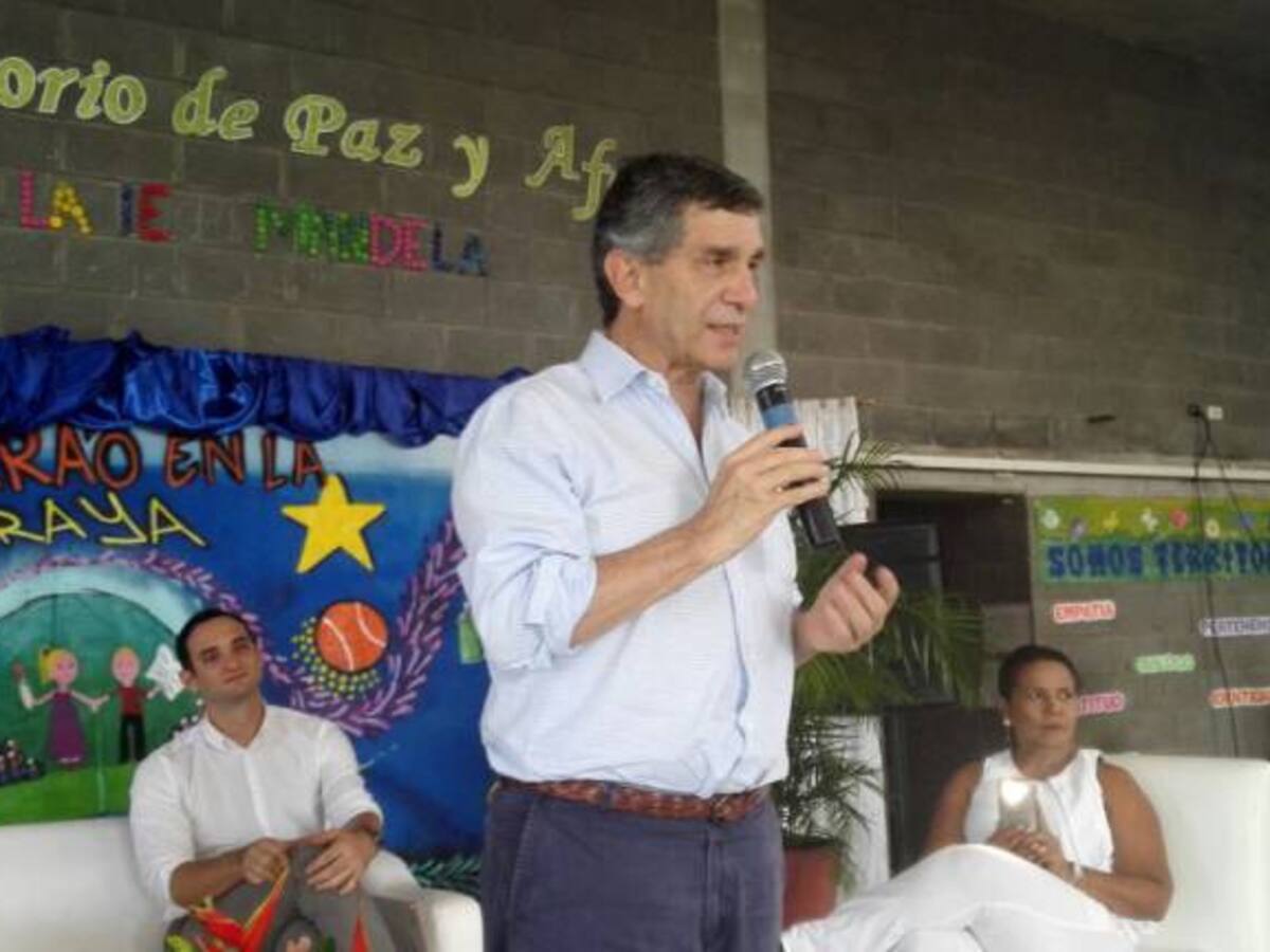 Funcionarios públicos podrán trabajar en zonas afectadas por el conflicto