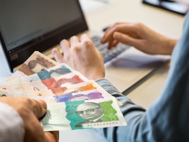 Vacantes DANE 2025. Imagen vía Getty Images