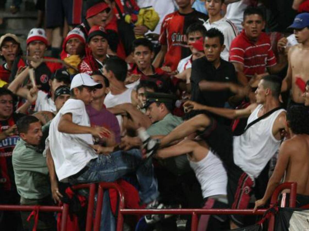 Muere hincha del Cúcuta deportivo en ataque de barristas en el Cesar