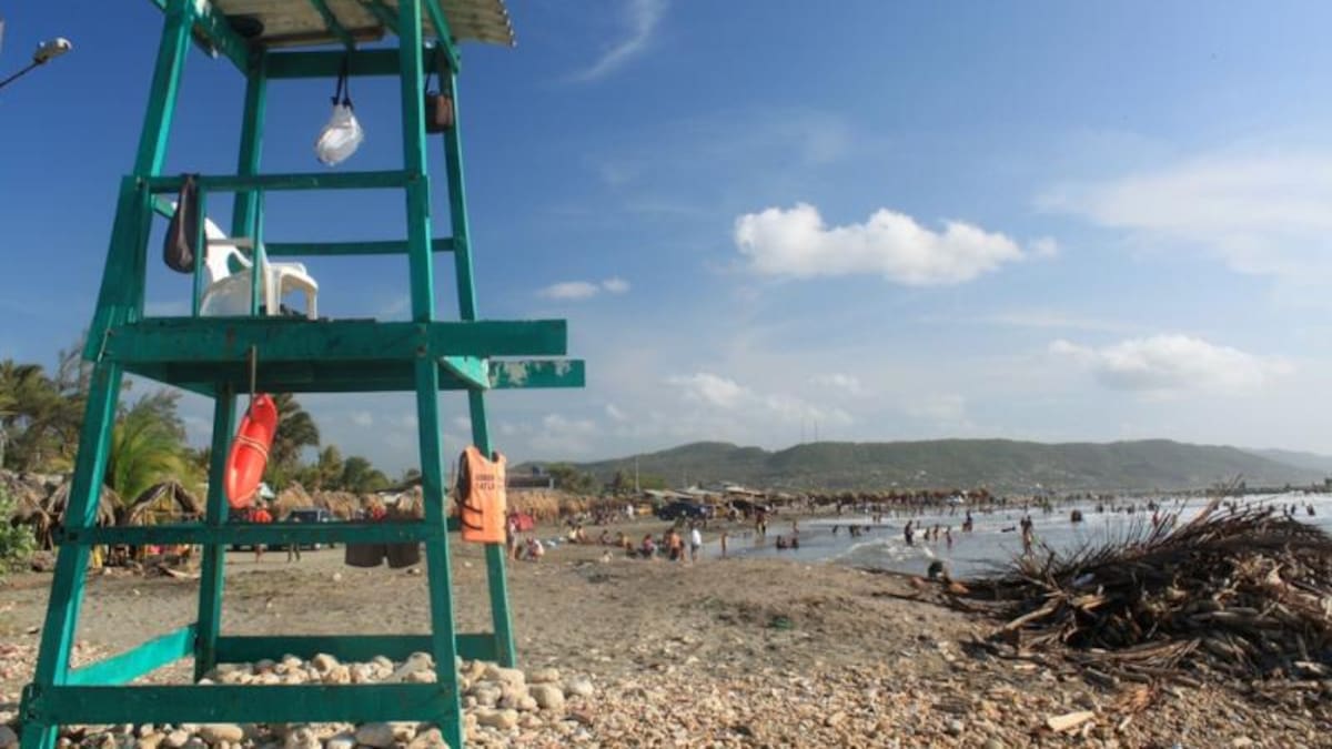 Aumentan los operativos de salvavidas en playas de Puerto Colombia