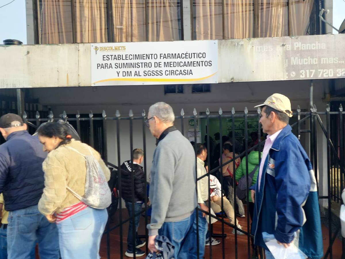 El viacrucis para reclamar medicamentos en Circasia, Quindío anunciaron medidas para 13.000 usuarios