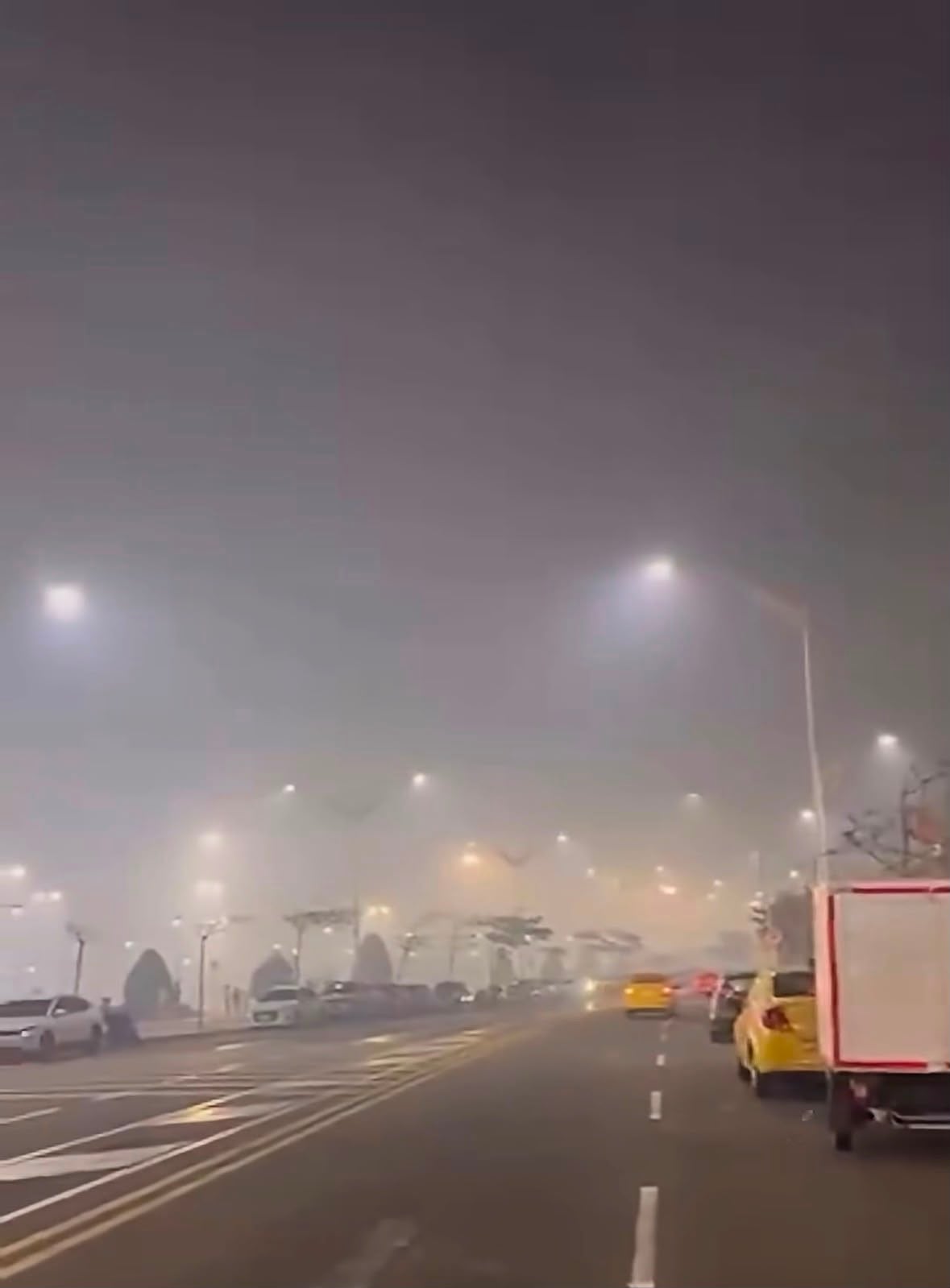 Incendio forestal generó espesa capa de humo en el Malecón del Río