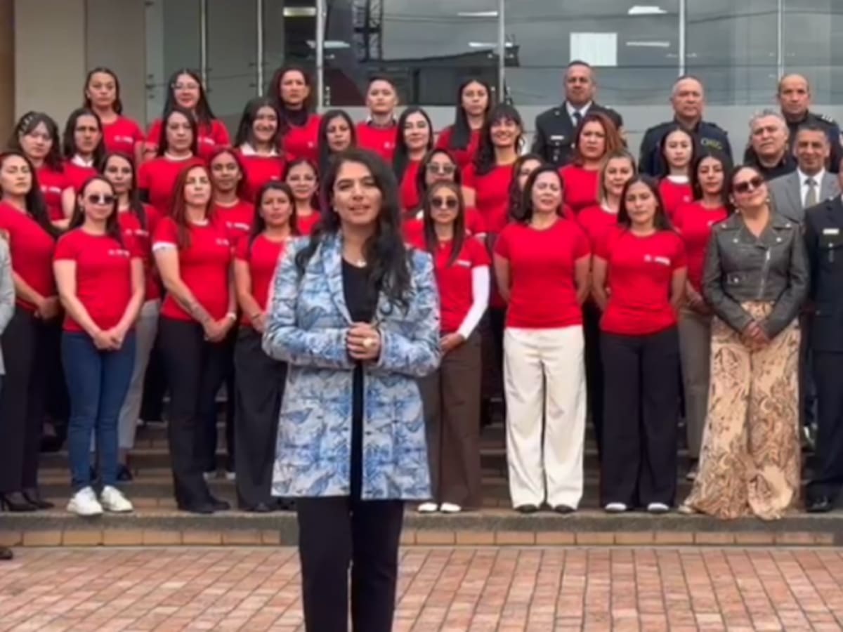 Bomberos Bogotá posesiona a 30 mujeres tras histórico proceso de selección de siete etapas