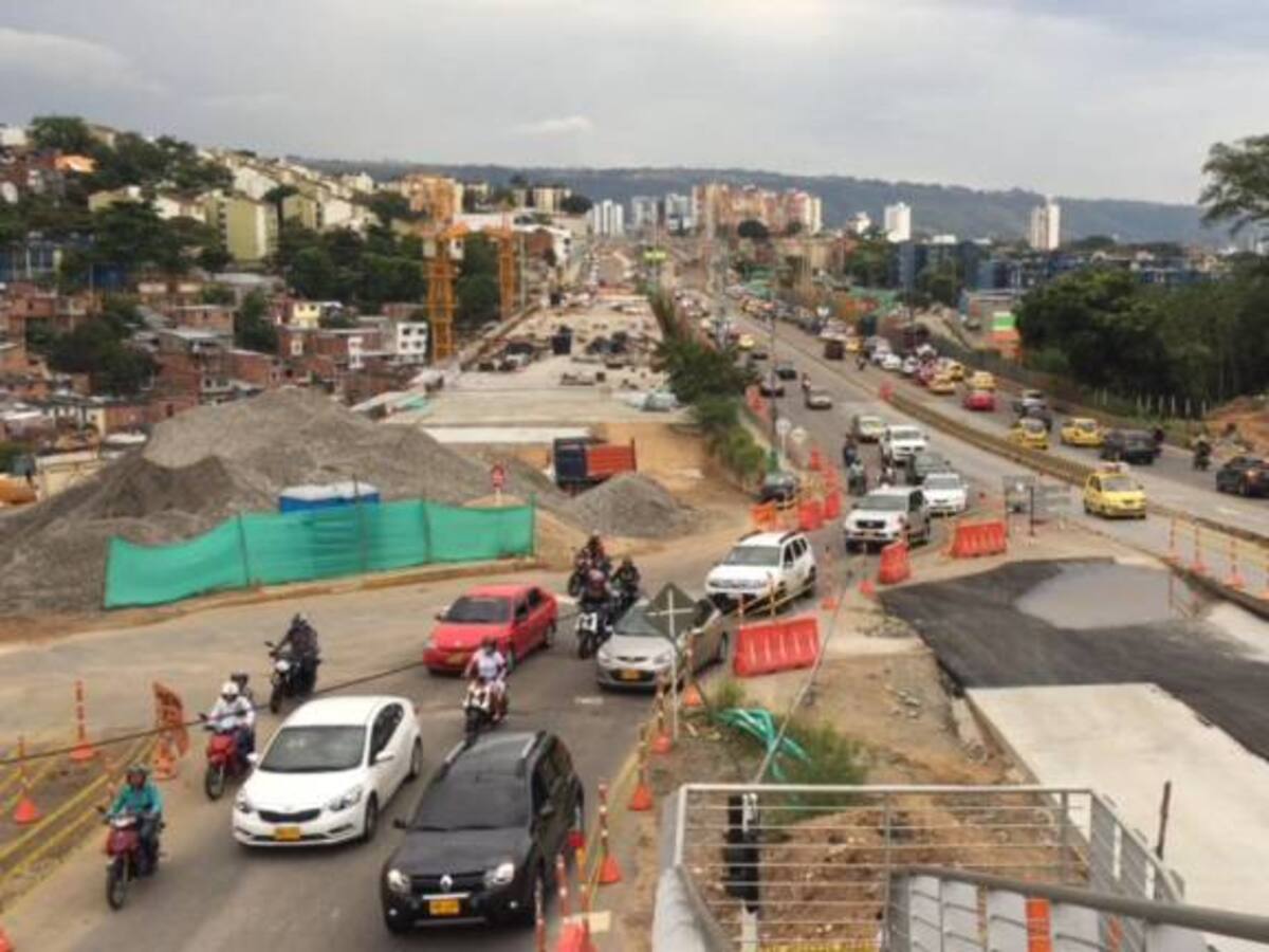 Cierre de la carrera 29 a altura de Torres de Alejandría, este jueves por la noche
