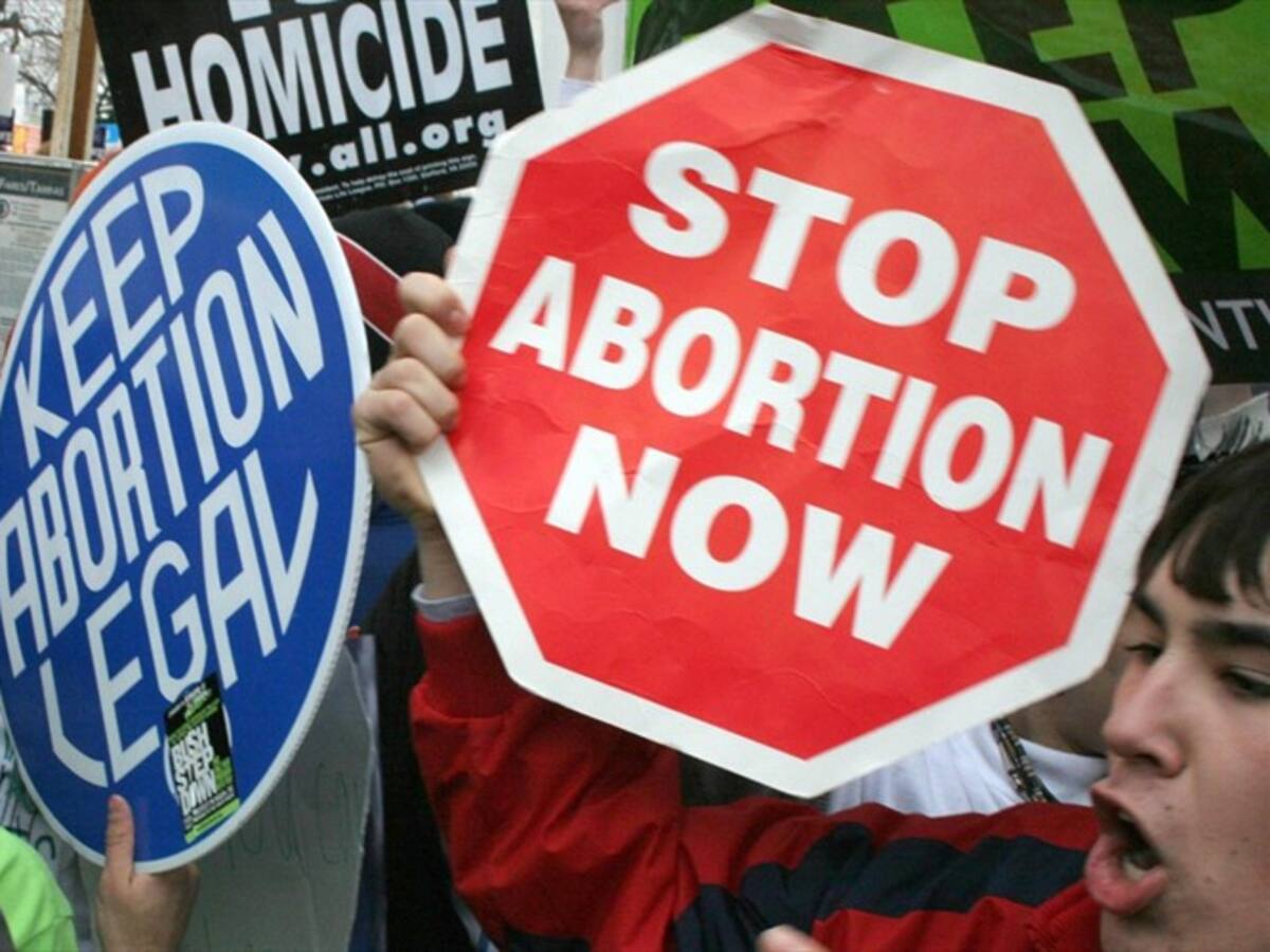 Senador explica las razones por las que se aprobó la ley antiaborto más dura en Alabama