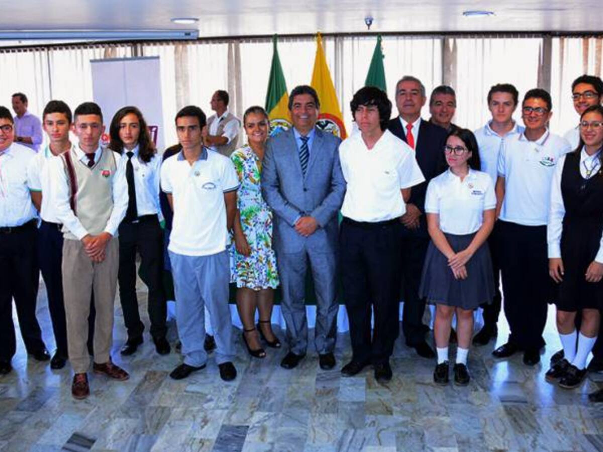 56 estudiantes de colegios del Quindío fueron condecorados por su excelencia académica