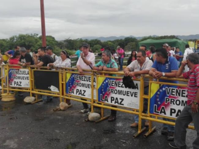 Venezolanos en el puente Internacional Simón Bolívar