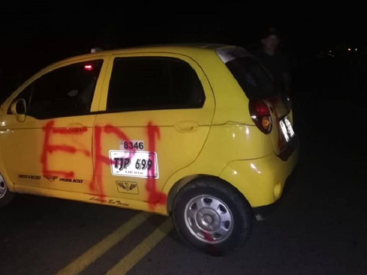 Hurtan taxi para pintarlo con mensajes del Epl