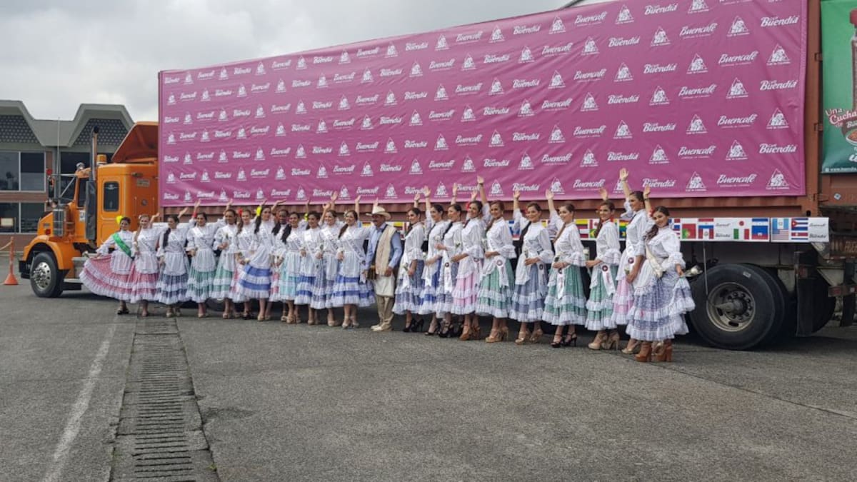 Visita a la zona cafetera de las candidatas al Reinado Internacional del Café