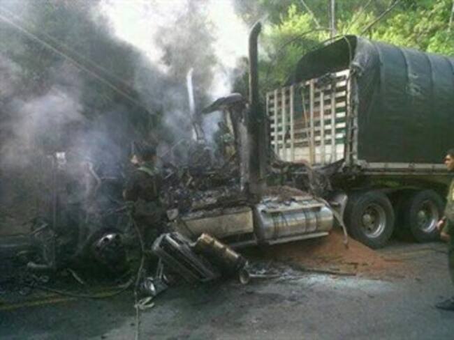 Incineran dos camiones en la vía Medellín - Costa Atlántica