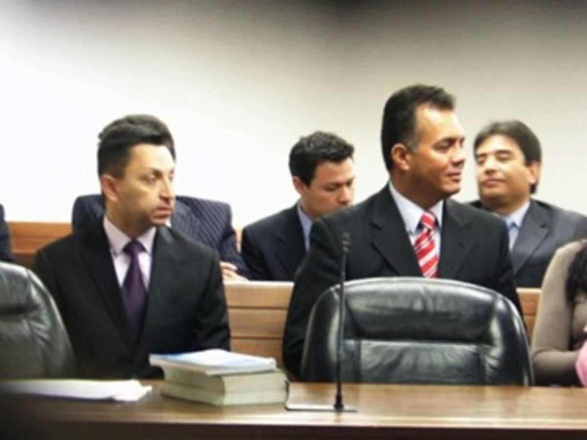 Libres los coroneles Vivas y Arévalo implicados en el caso del grafitero