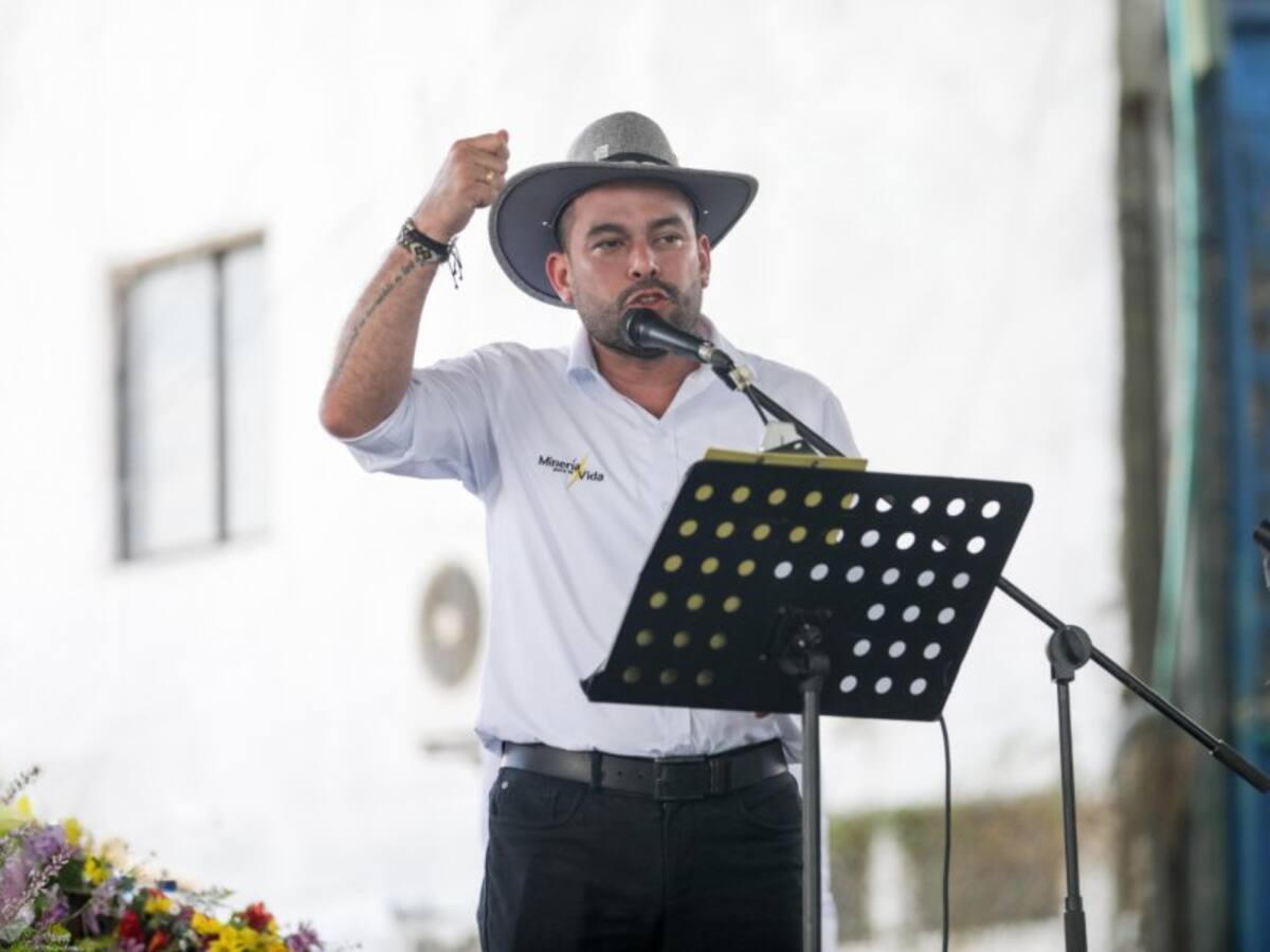 Ministro de Minas y Energía denuncia mafia en puntos de conexión