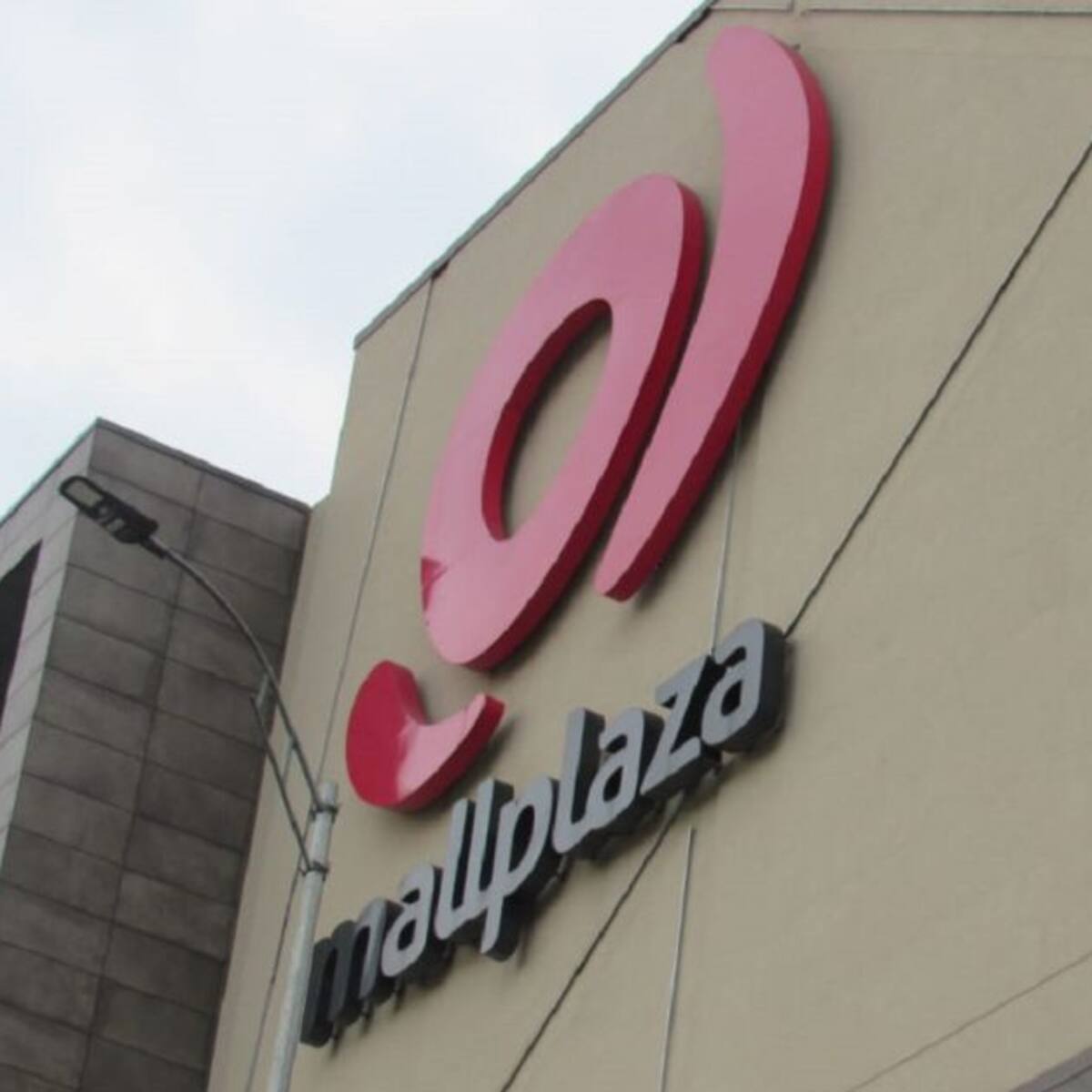 Mall Plaza se alista para la reapertura de su zona gastronómica