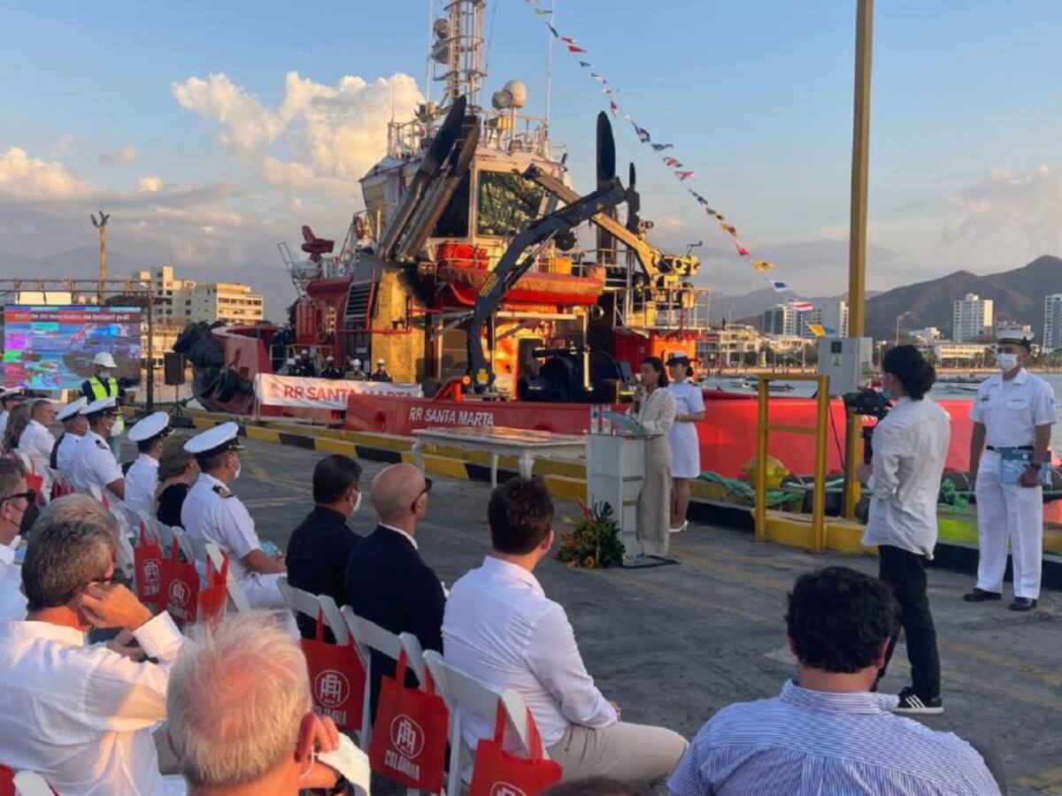 Dimar entrega primeras matrículas mercantiles a naves extranjeras