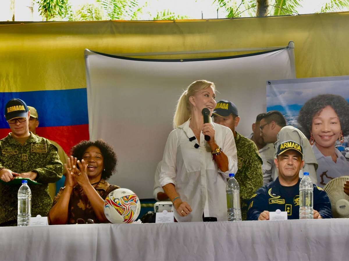 Nueva cancha de fútbol en Puerto Merizalde