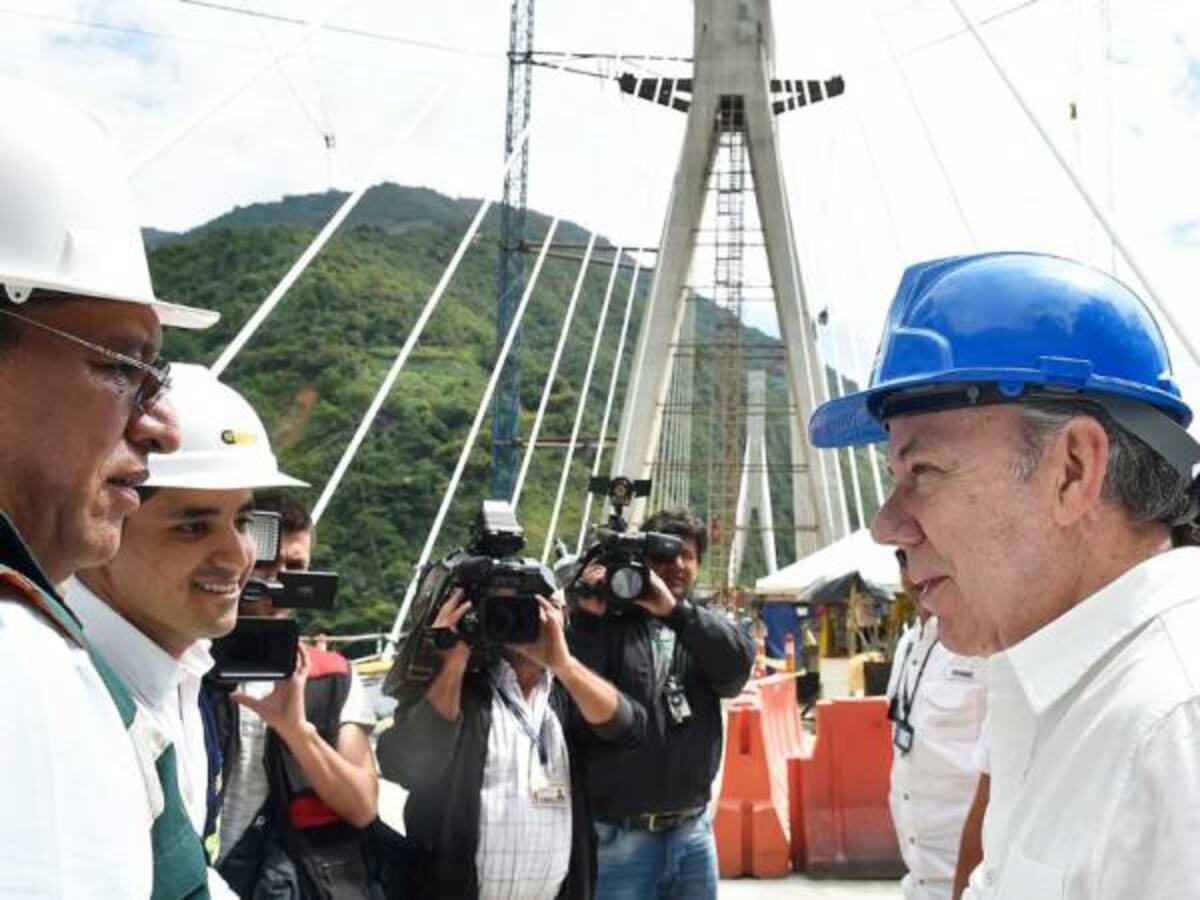 Santos ordena reabrir vía al Llano de manera rápida y segura