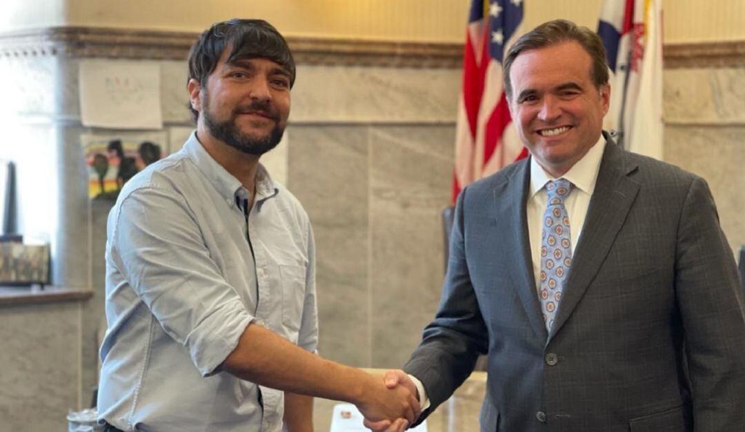 El alcalde de Barranquilla Jaime Pumarejo en su encuentro con el alcadle de Cincinnati, John Cranley.
