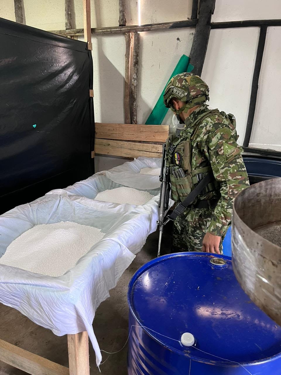 El laboratorio fue destruido por el Ejército Nacional en la vereda La Tebaida de San Luis, Antioquia. Foto: Ejército.