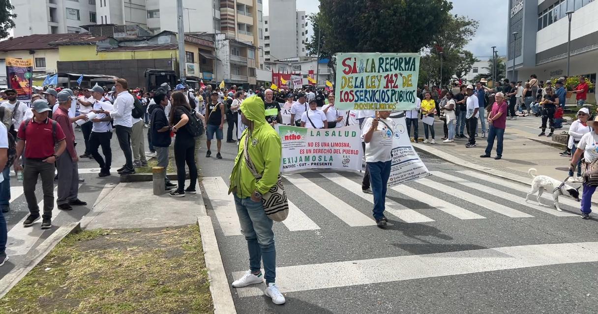 Foto Caracol Radio, marcha primero de mayo Manizales