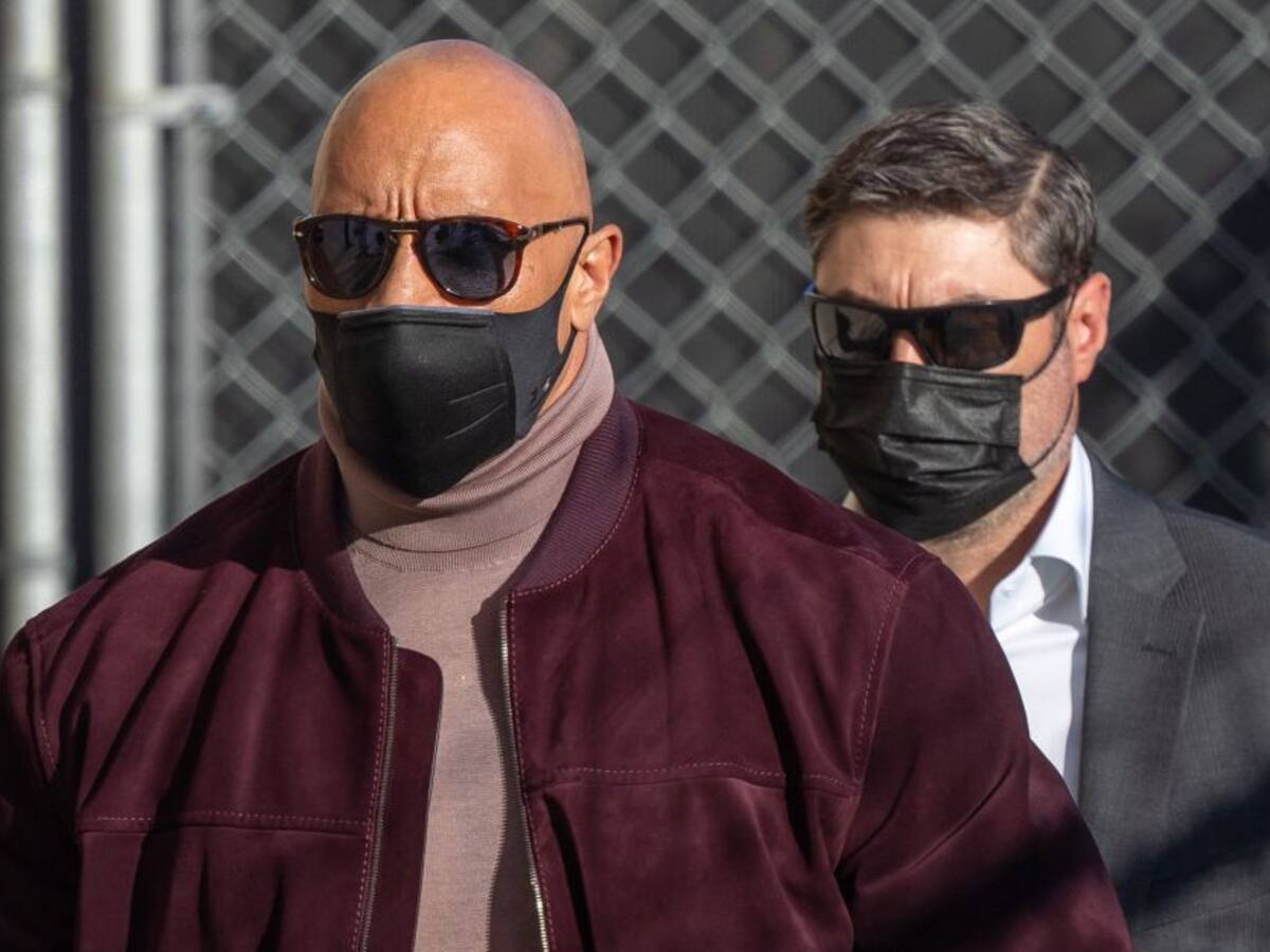 'La Roca' veta las armas reales en sus rodajes tras el accidente de Baldwin