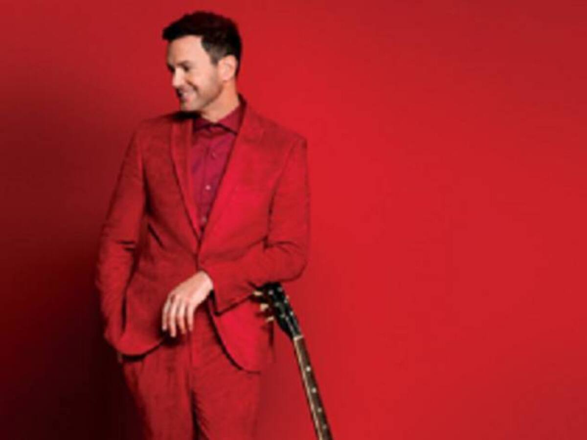 Sensualidad y mujeres lindas en el nuevo video de Axel