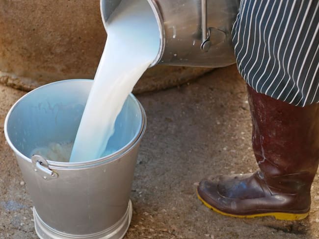 Por deslizamiento, campesinos botan leche y papa en Socha, Boyacá