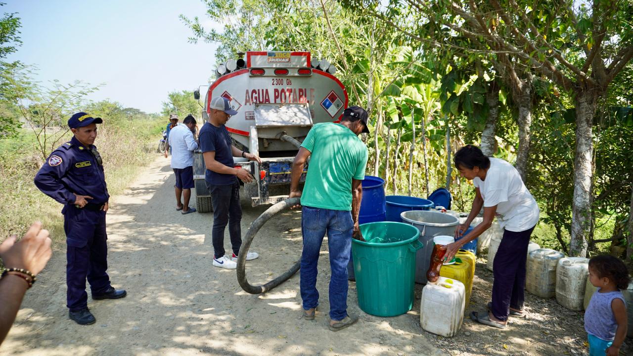 Suministro de agua potable en los sectores afectados por la sequía en Córdoba.