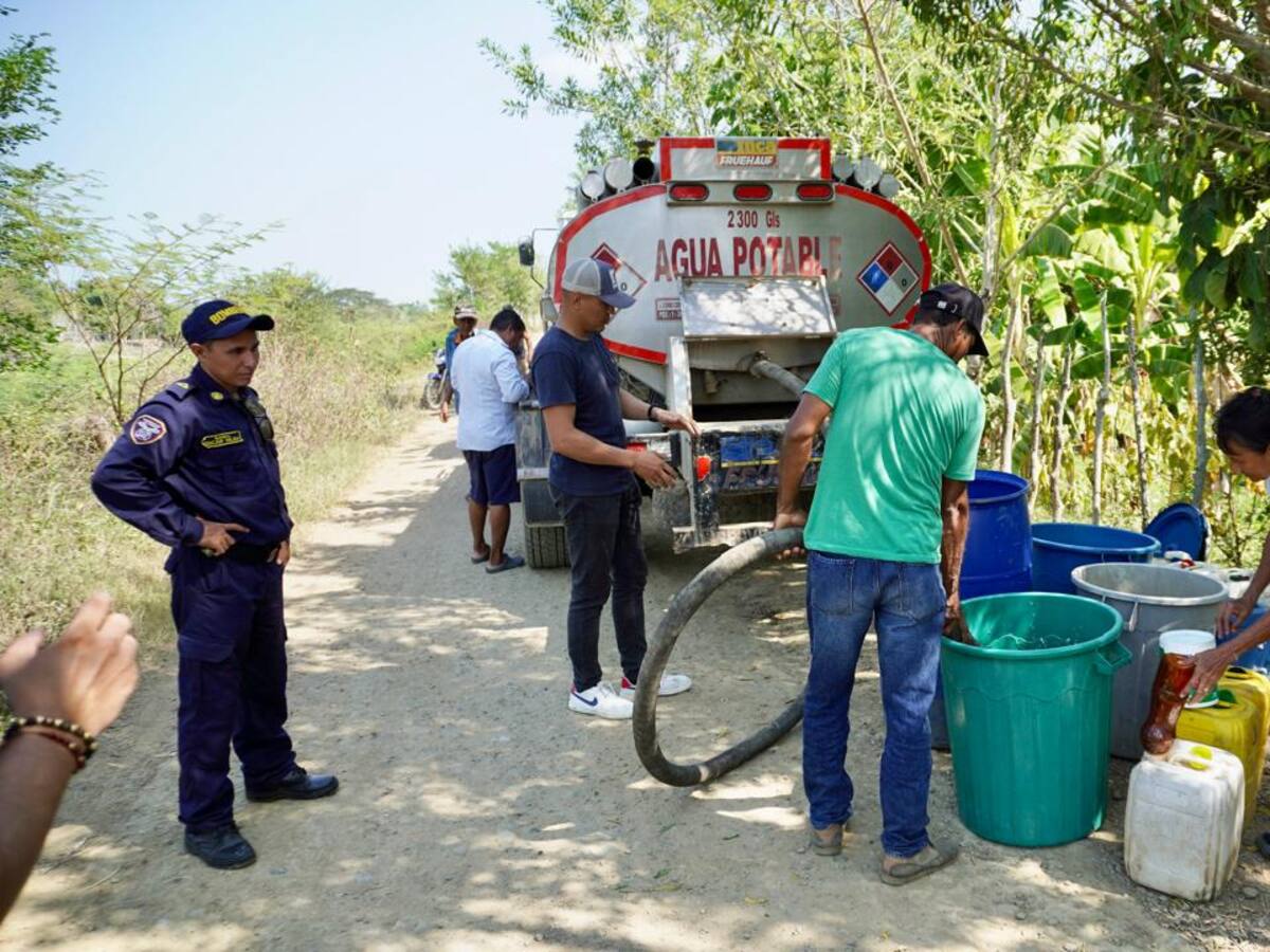 Con carrotanques se mitiga la escasez de agua potable en Córdoba