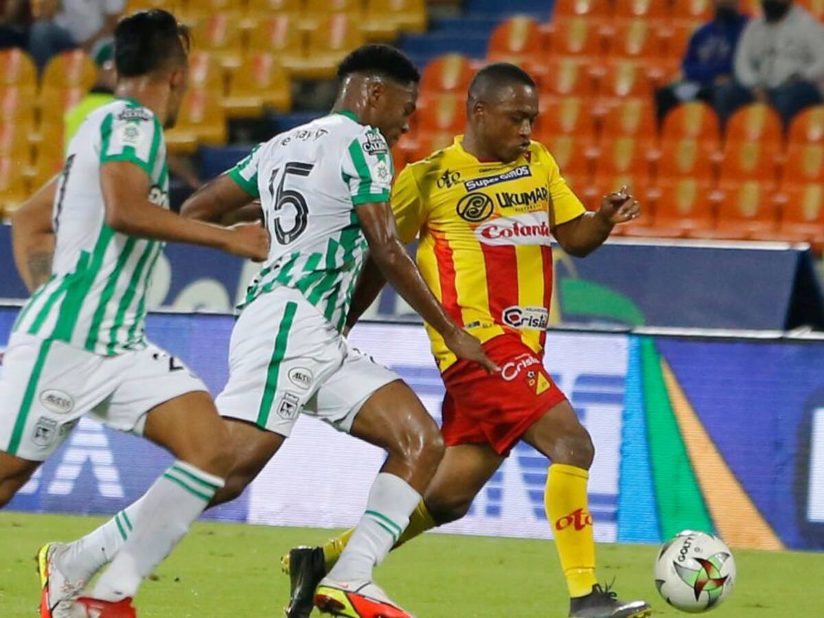 Nacional goleó a Pereira en un duelo de eliminados y tribunas vacias