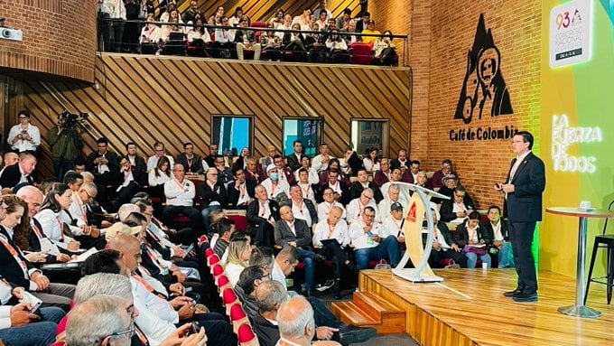 Anuncio realizado en el Congreso de la Federación Nacional de Cafeteros.