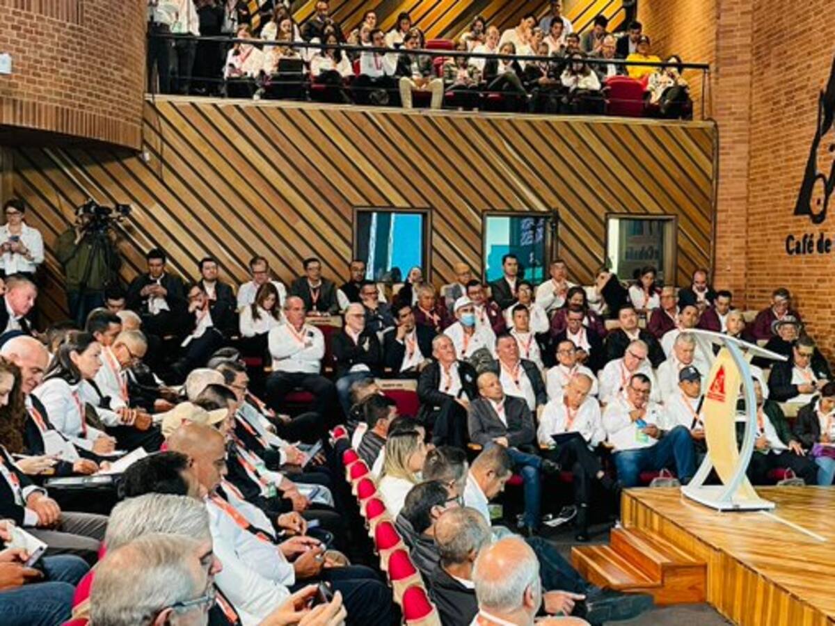 Cafeteros anuncian plan para fortalecer las cooperativas