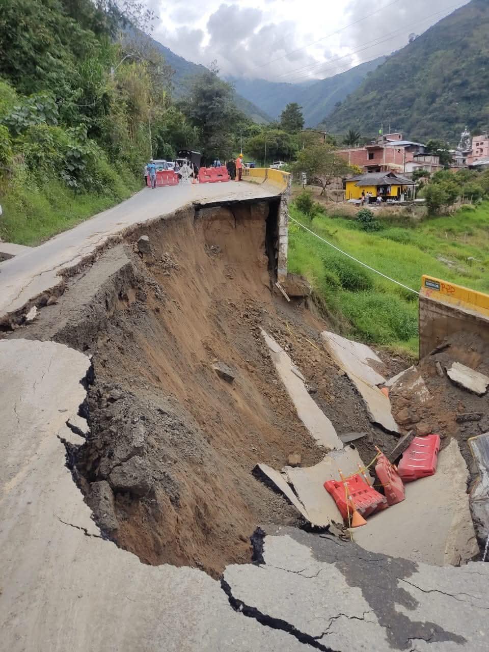 Pérdida de banca en San Andrés de Cuerquia que dejó incomunicado el municipio de Ituango. Foto: redes sociales