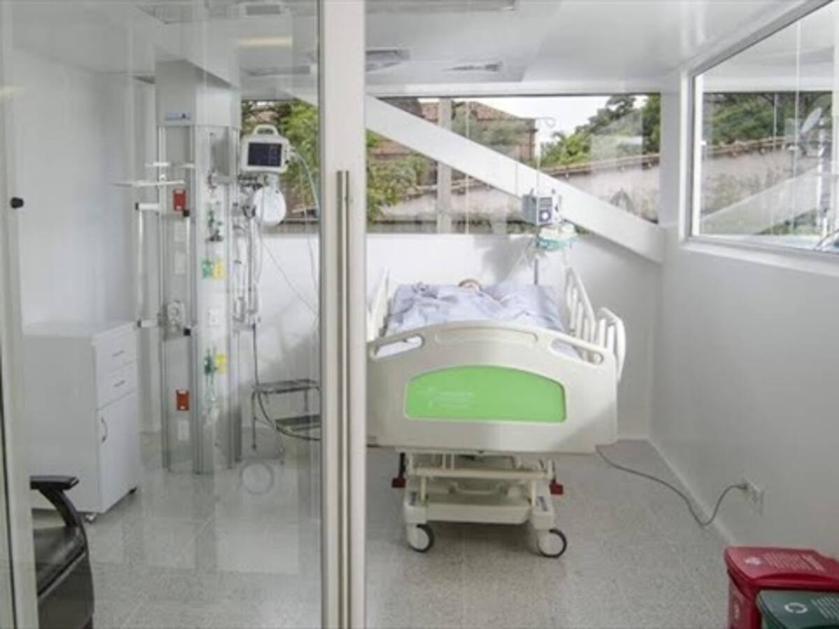 Avanza recuperación de gemelos siameses separados en Medellín