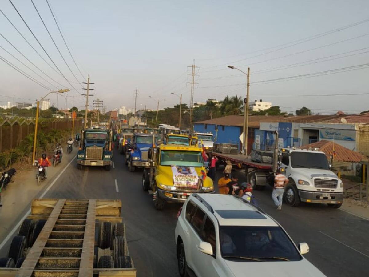 Camioneros en Cartagena se suman a jornada nacional contra peajes