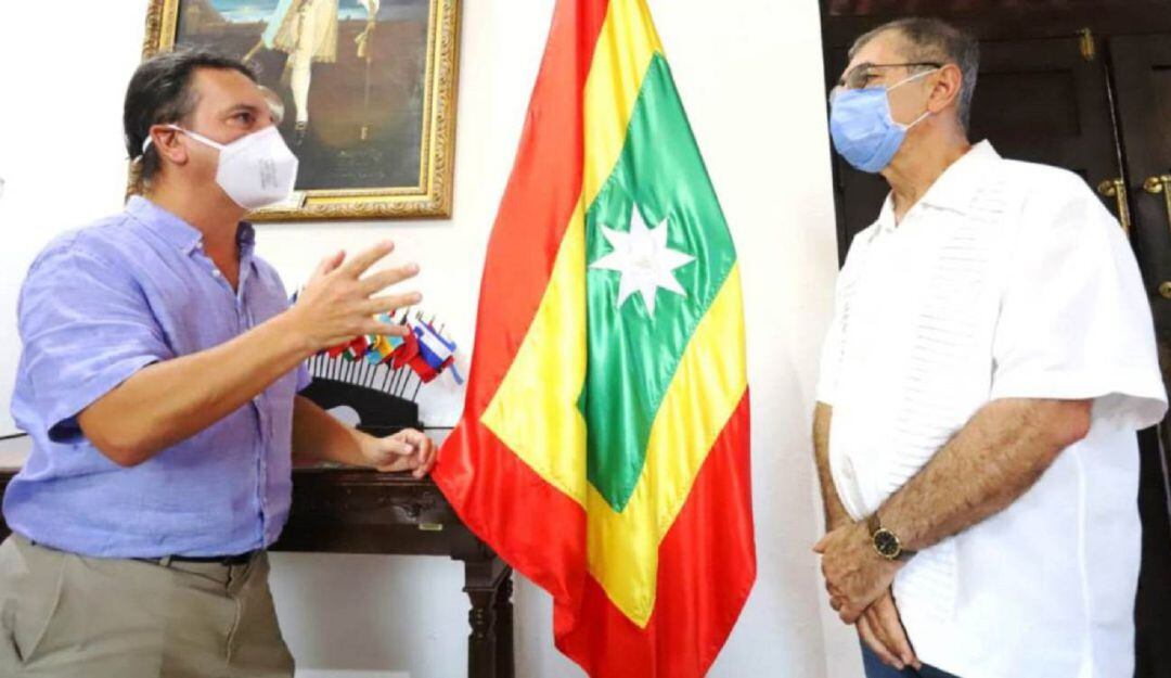 Juan Manuel Benedetti con el alcalde William Dau