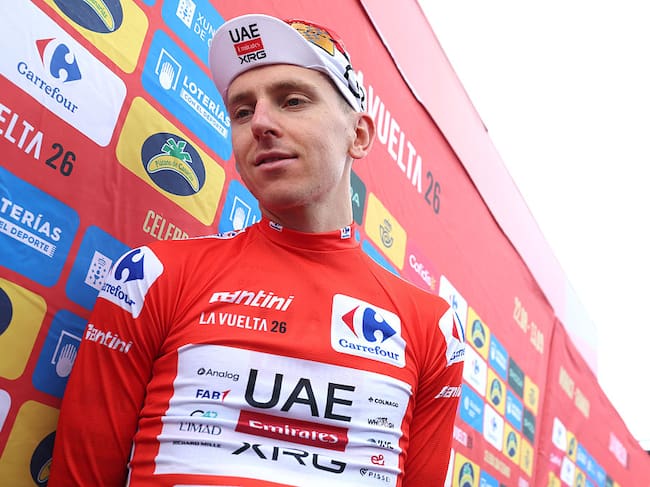 Tadej Pogacar abandona la Vuelta a España 2026, tras sufrir una fuerte caída y salir en ambulancia. (Photo by Alexander Hassenstein/Getty Images)