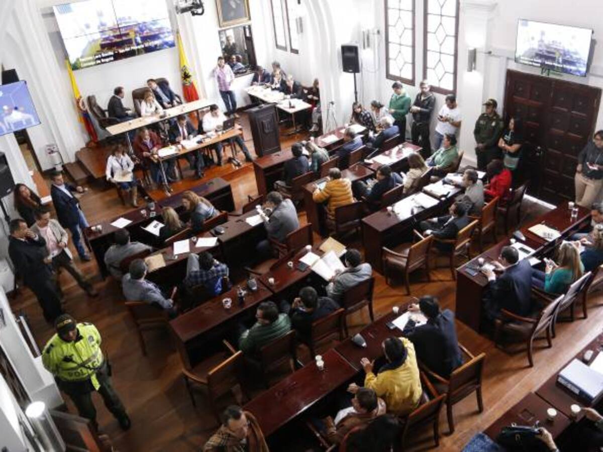 Posiciones encontradas en el Concejo de Bogotá por posible venta de la ETB