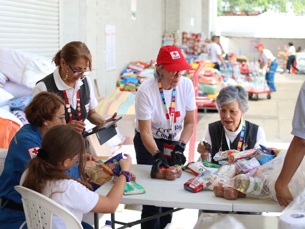 Antioquia envía ayudas humanitarias a familias del Quindío afectadas por el terremoto