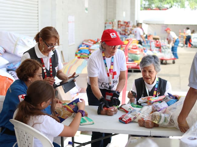 Envío de ayudas humanitarias a familias del Quindío afectadas por el terremoto. Foto: Gobernación de Antioquia.