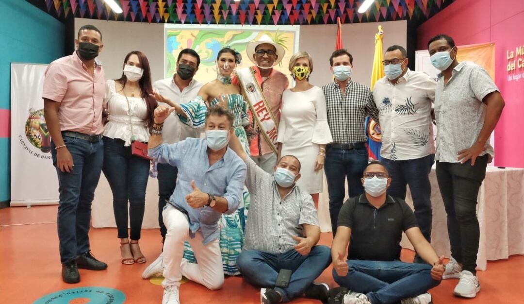 Concejo de Barranquilla con la Reina y el Rey Momo