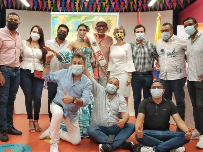 Concejo de Barranquilla con la Reina y el Rey Momo