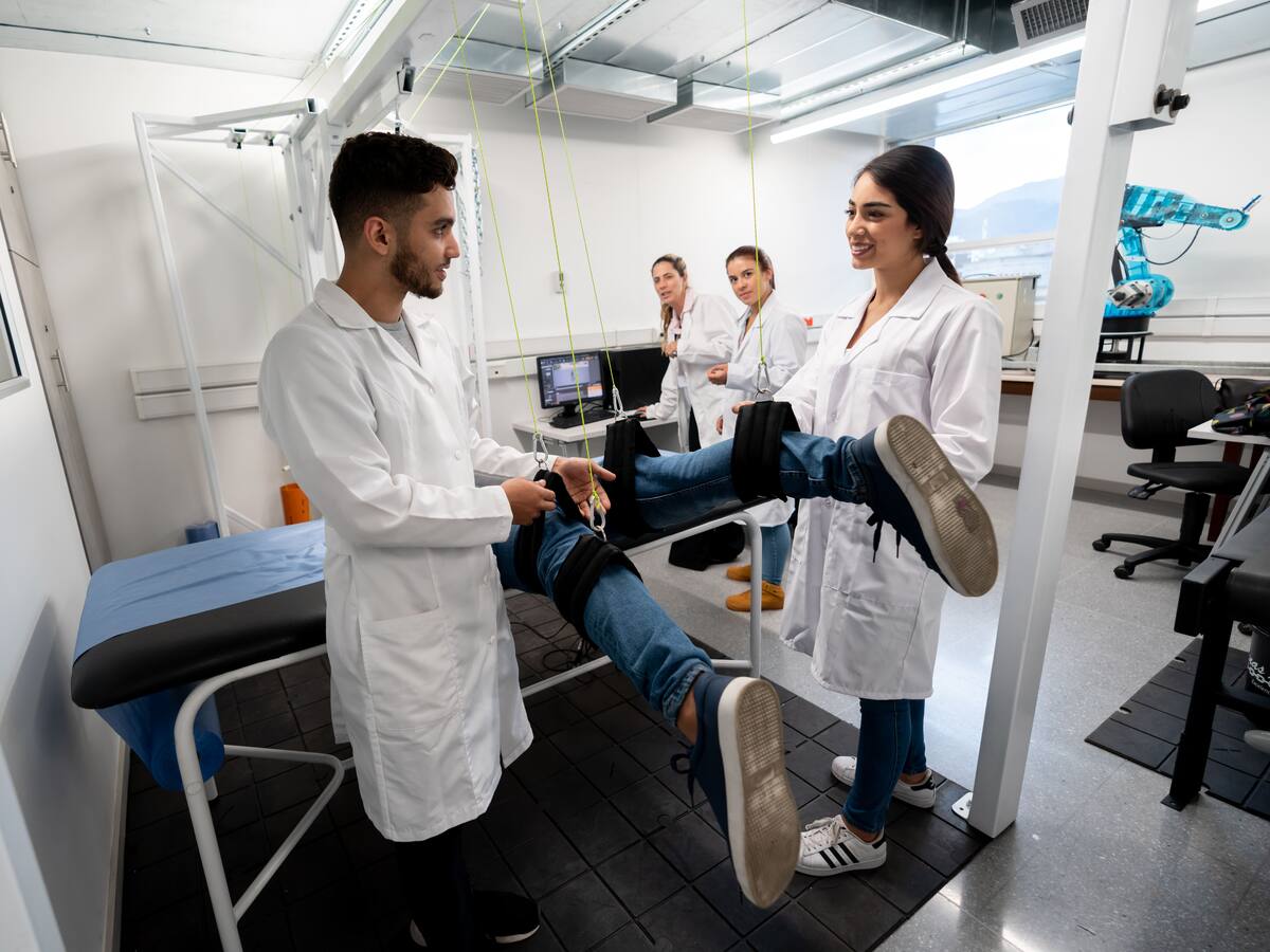 La UPB desarrolla sistema de rehabilitación inspirado en la terapia acuática y la realidad virtual