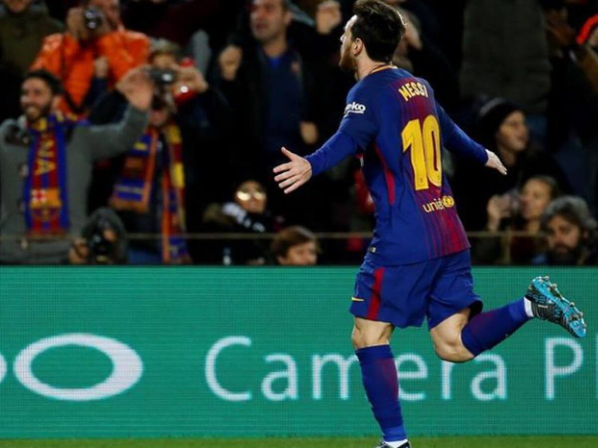 Suárez y Messi lideran la remontada del Barcelona ante el Alavés