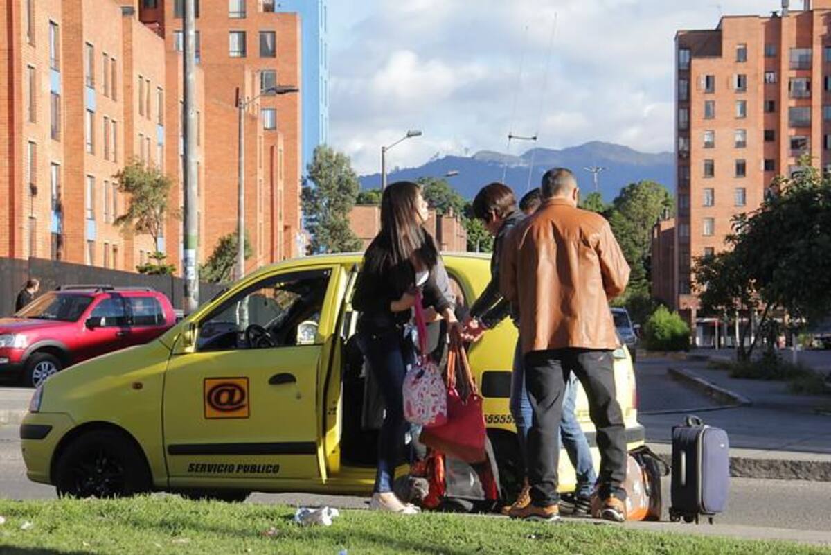 Desde el 24 de diciembre la terminal de transporte y el aeropuerto El Dorado han estado con gran afluencia de pasajeros que irán a otras ciudades o países para disfrutar de las fiestas de esta época. Fin de año no será la excepción.