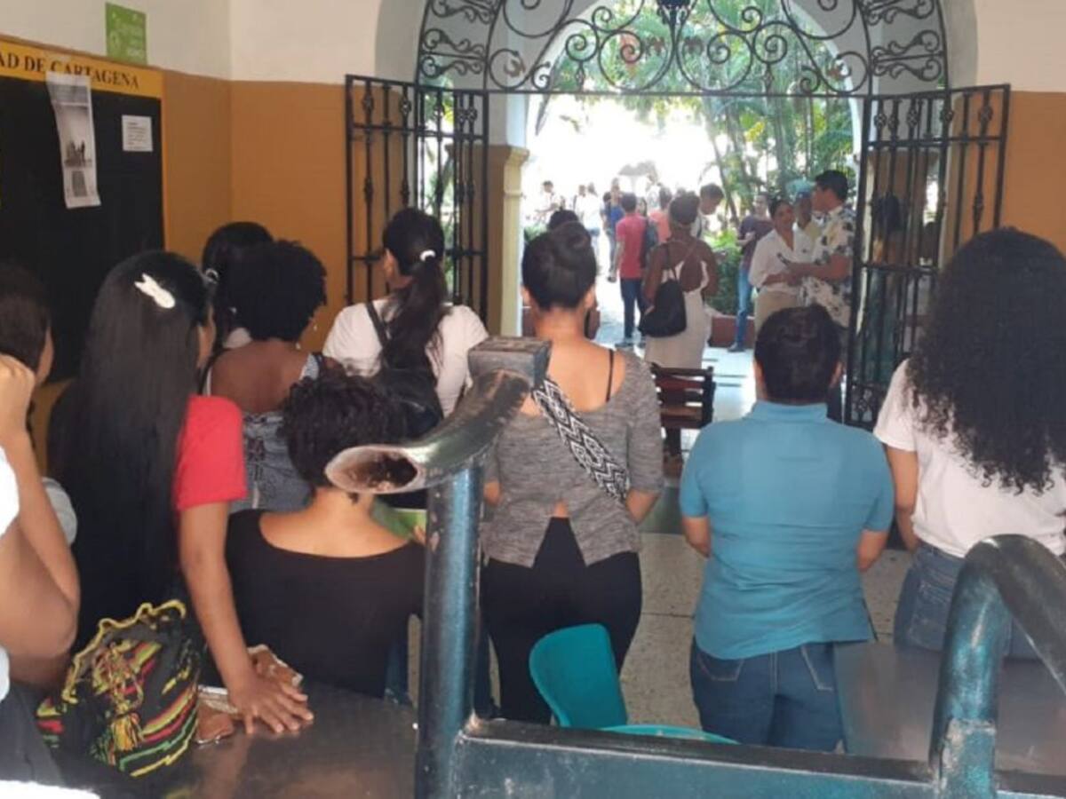 Realizan acompañamiento a estudiante agredida en protesta en Cartagena