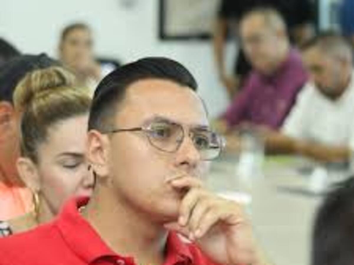“Me siento solo y nadie hace nada a pesar de ser objetivo militar”: Alcalde de Lejanías