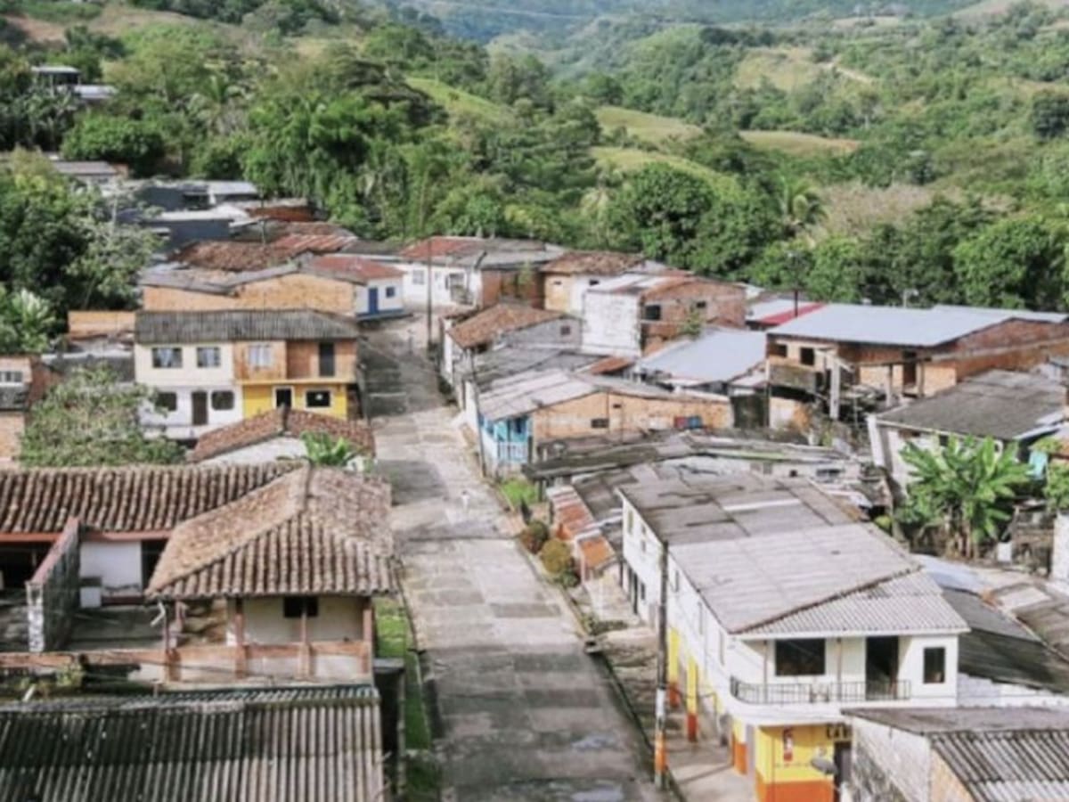 Por paro armado del ELN suspenden ruta entre Bajo Cauca y Norte de Antioquia
