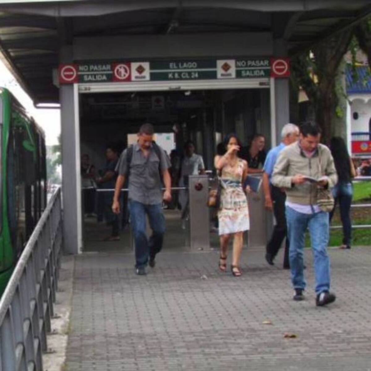 Por escasez de materiales no se han podido arreglar estaciones de Megabús
