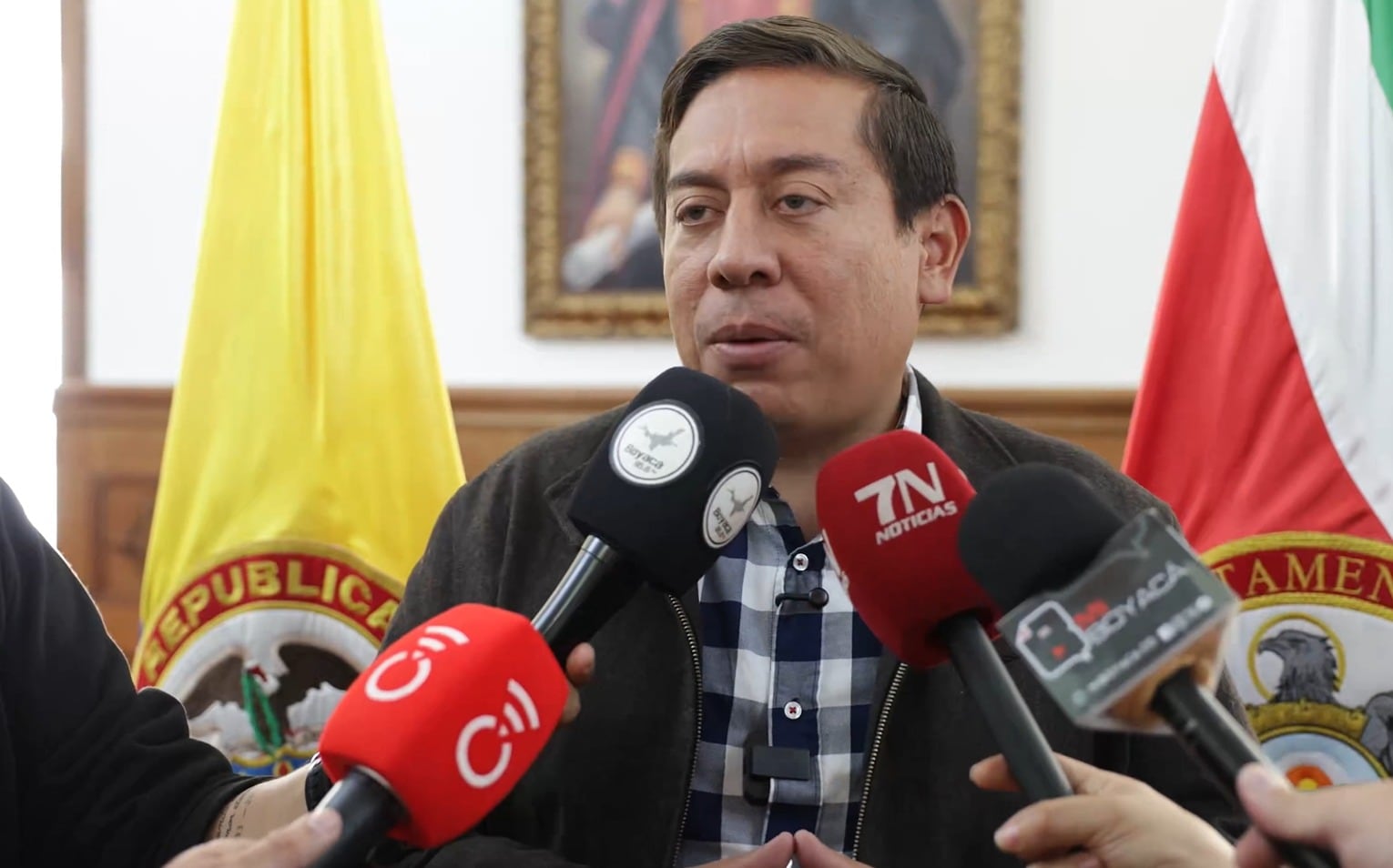 El gobernador Carlos Amaya anunció que el próximo lunes se reunirá con el ministro de Hacienda para buscar cambios al decreto.